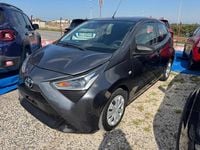 Usata Toyota Aygo Connect Style 72 CV (52 kW) 2021 Grigio Utilitaria