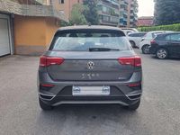Usata VW T-Roc Advance 150 CV (110 kW) 2018 Argento SUV
