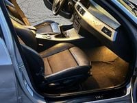 Begagnad BMW 320 163 HK (119 kW) 2005 Grå Sedan