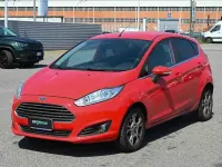 Usado Ford Fiesta Titanium 95 CV (69 kW) 2017 Rojo Utilitario