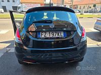 Usata Lancia Ypsilon Gold 69 CV (50 kW) 2019 Black met. Utilitaria