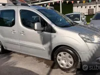 Usata Peugeot Partner Tepee Active 92 CV (67 kW) 2011 Grigio Monovolume