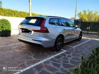 Usata Volvo V60 150 CV (110 kW) 2019 Argento Station wagon
