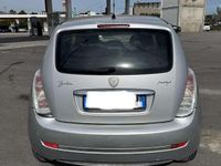 Usata Lancia Ypsilon 75 CV (55 kW) 2008 Argento Utilitaria