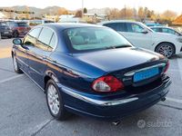 Usata Jaguar X-type 196 CV (144 kW) 2002 Blu Berlina