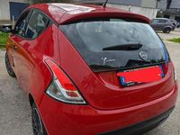 Usata Lancia Ypsilon 69 CV (50 kW) 2019 Rosso Utilitaria