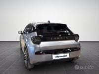 Usata Lancia Ypsilon 101 CV (74 kW) 2024 Vernice grigio granito Utilitaria