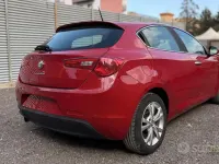 Usata Alfa Romeo Giulietta 120 CV (88 kW) 2012 Rosso Utilitaria