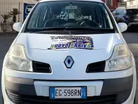 Usata Renault Modus 75 CV (55 kW) 2011 Bianco Monovolume