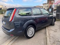 Usata Ford Focus 115 CV (84 kW) 2010 Argento Berlina