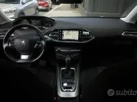 Usado Peugeot 308 Allure 131 CV (96 kW) 2016 Plateado Familiar
