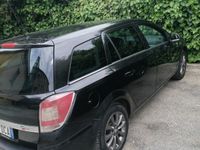 Usata Opel Astra 101 CV (74 kW) 2010 Nero Station wagon