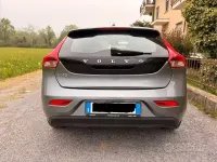 Usata Volvo V40 120 CV (88 kW) 2016 Grigio Berlina