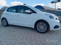 Usata Peugeot 208 Active 110 CV (80 kW) 2016 Bianco Utilitaria
