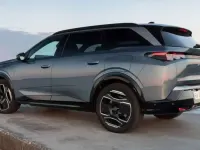 Nuova Peugeot 5008 Dual Motor 136 kW (185 CV) 2025 Argento SUV