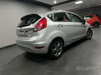 Usata Ford Fiesta 75 CV (55 kW) 2017 Grigio Utilitaria