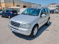 Usata Mercedes ML270 163 CV (119 kW) 2001 Grigio SUV