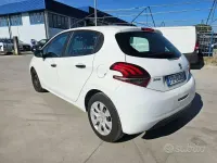 Usata Peugeot 208 Active 75 CV (55 kW) 2016 Bianco Utilitaria