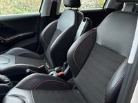 Usata Peugeot 208 GT 100 CV (73 kW) 2016 Bianco Utilitaria