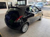 Usata Lancia Ypsilon 69 CV (50 kW) 2015 Nero Utilitaria
