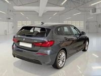 Usado BMW 118 Sport Line 136 HP (100 kW) 2021 Cinzento Citadino