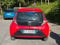 Usata Toyota Aygo 69 CV (50 kW) 2015 Rosso Utilitaria