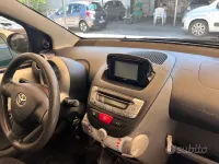 Usata Toyota Aygo 68 CV (50 kW) 2011 Bianco Utilitaria