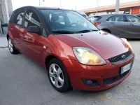 Usata Ford Fiesta 68 CV (50 kW) 2007 Rosso Utilitaria