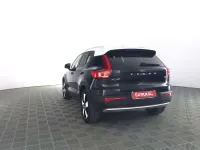 Usata Volvo XC40 Momentum 190 CV (139 kW) 2019 Black solid SUV