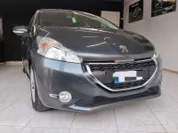 Usata Peugeot 208 68 CV (50 kW) 2015 Grigio Utilitaria