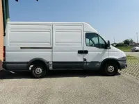 Usata Iveco Daily 106 CV (77 kW) 2012 Bianco Furgone