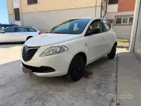 Usado Lancia Ypsilon 80 HP (58 kW) 2015 Branco Citadino