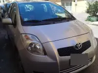 Usata Toyota Yaris 69 CV (50 kW) 2007 Grigio Utilitaria