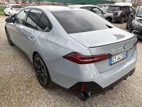 Usata BMW 520 M Sport 197 CV (144 kW) 2025 Brooklyn grey metallic Berlina