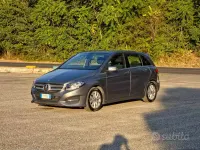Usata Mercedes B180 Business 109 CV (80 kW) 2016 Marrone Utilitaria