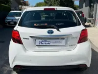 Begagnad Toyota Yaris Hybrid Active 2017 Vit Sedan