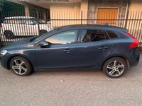 Usata Volvo V40 Momentum 120 CV (88 kW) 2017 Blu Berlina
