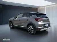 Usata Renault Captur Techno 143 CV (105 kW) 2023 Grigio cassiopea/tetto nero SUV