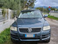 Usata VW Touareg 175 CV (128 kW) 2004 Grigio SUV