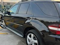 Usata Mercedes ML320 224 CV (164 kW) 2006 Nero SUV