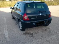 Usado Renault Clio II 65 CV (47 kW) 2009 Negro Utilitario