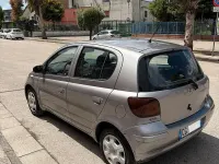 Second-hand Toyota Yaris 75 CP (55 kW) 2003 Gri Hatchback