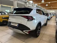 Usata Kia Sportage Style 179 CV (131 kW) 2023 Bianco perlato SUV