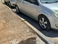 Usata Ford Fiesta 68 CV (50 kW) 2003 Grigio Utilitaria