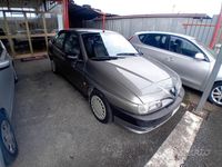 Usata Alfa Romeo 146 120 CV (88 kW) 1997 Grigio Utilitaria