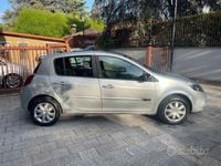 Usata Renault Clio II Dynamique 103 CV (75 kW) 2011 Grigio Berlina