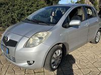 Usata Toyota Yaris Sol 87 CV (63 kW) 2007 Grigio Utilitaria