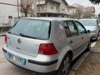 Usata VW Golf IV 101 CV (74 kW) 2000 Grigio Utilitaria