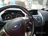 Usata Ford B-MAX Business Edition 75 CV (55 kW) 2017 Blu Monovolume