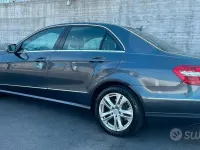 Usata Mercedes E220 Avantgarde 170 CV (125 kW) 2009 Grigio Berlina